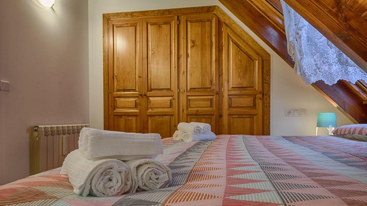 Saplan Real Estate Montlude Apartment เลส ภายนอก รูปภาพ