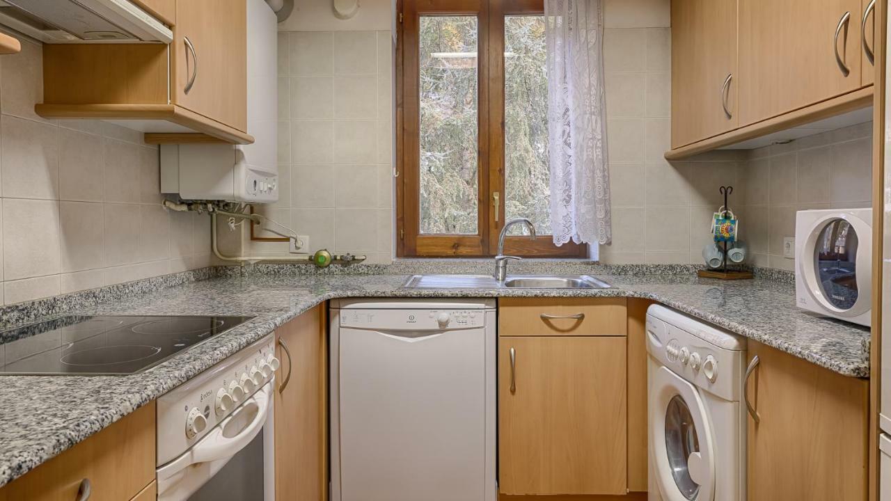 Saplan Real Estate Montlude Apartment เลส ภายนอก รูปภาพ